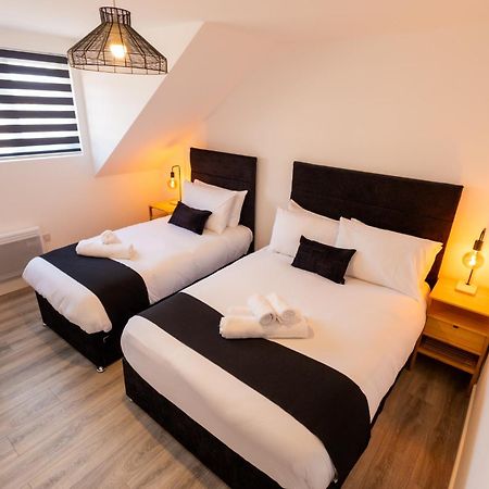 Contemporary 3Br Flat In Watford Appartement Watford  Buitenkant foto
