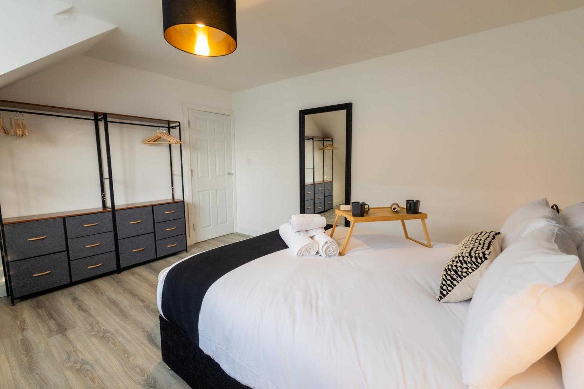 Contemporary 3Br Flat In Watford Appartement Watford  Buitenkant foto