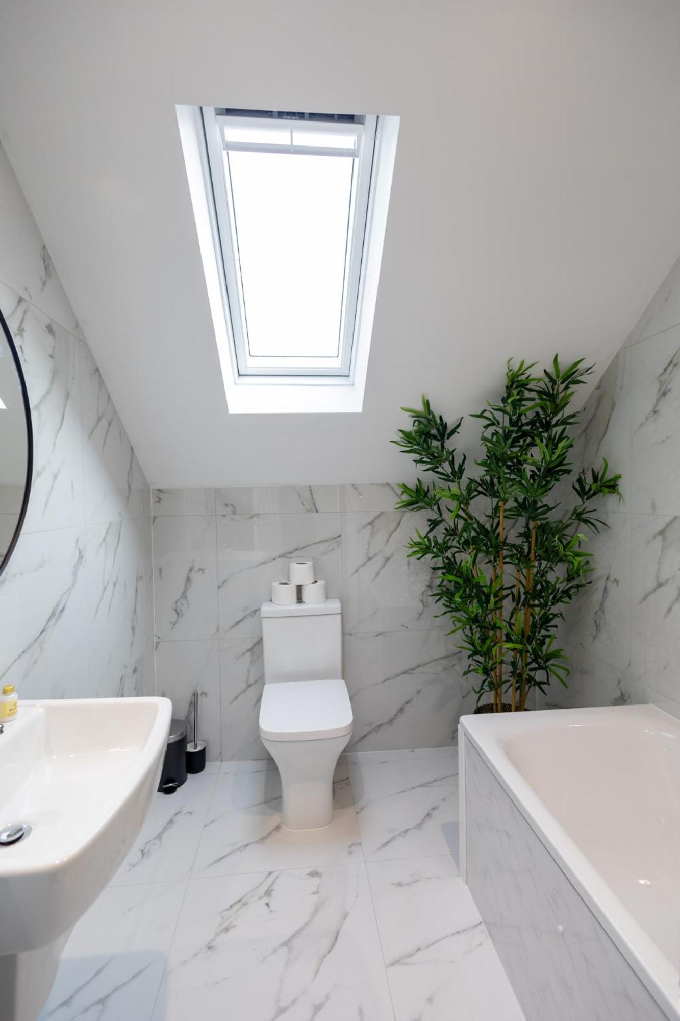 Contemporary 3Br Flat In Watford Appartement Watford  Buitenkant foto